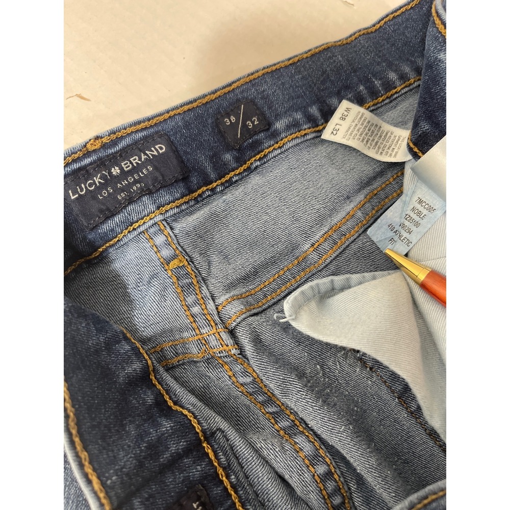 Lucky Brand 410 Athletic Straight Leg Jeans Mens W38xL31 Blue Denim Casual Chore - Picture 4 of 8